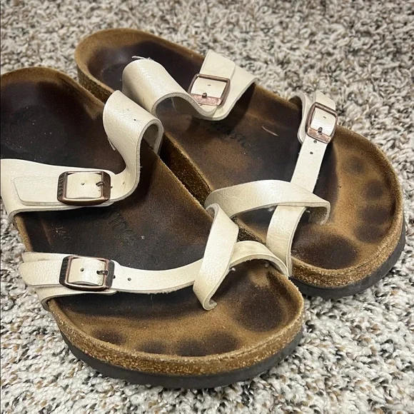 Birkenstock Tan Cross-Strap Sandals - Picture 3 of 4